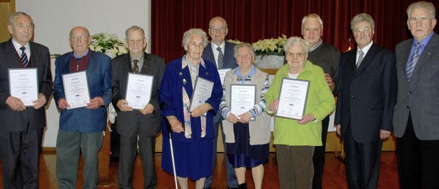Ehrungen langjhriger Mitglieder nahme... Geburtstag des VdK-Ortsverbands vor.   | Foto: Roland Vitt