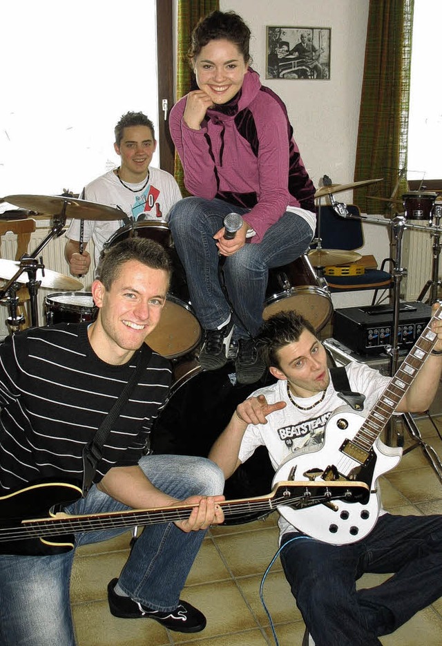 Die Todtmooser Rockband &#8222;Namenlo...Renz und Gitarrist Alexander Brodbeck   | Foto:  Andreas Bhm