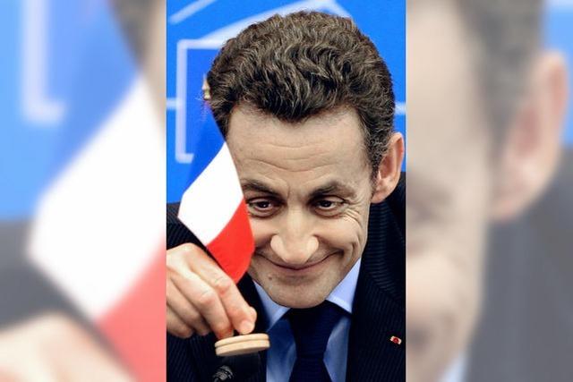 Sarkozy lobt sich selbst und wird gelobt