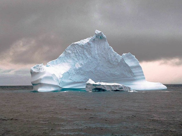 Dieser Eisberg schwimmt  in der kanadischen Arktis.  | Foto: C3338 Mayr