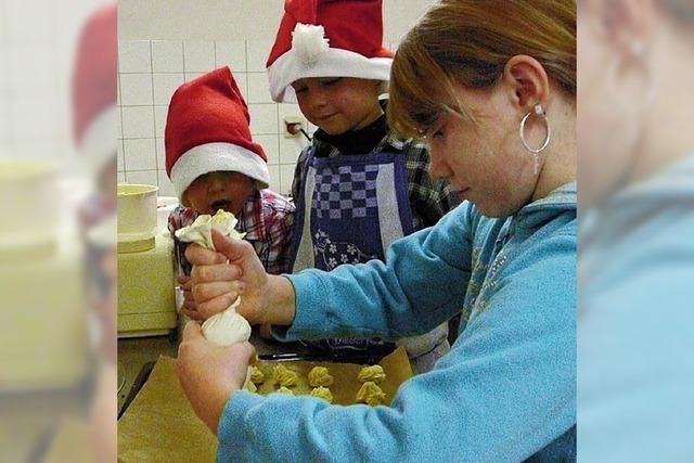 Kinder feierten den Advent