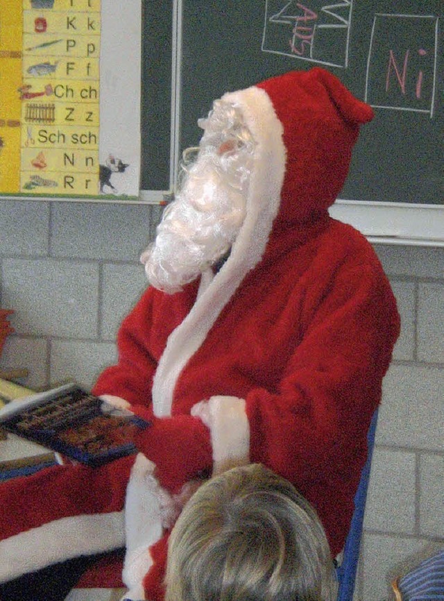 Der AWO-Nikolaus besuchte wieder die ersten Klassen der Grundschule Steinen.   | Foto: Privat