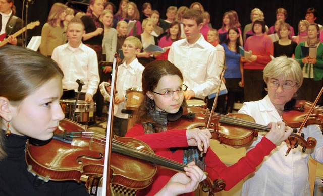 Fulminanter Schlussakkord: Alle drei E... das &#8222;Mangelsdorff-Riff&#8220;.   | Foto: Barbara Ruda