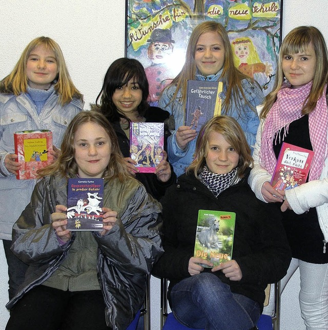 Die Siegerinnen des Vorlesewettbewerbs...ne rechts: Schulsiegerin Nadja Berger   | Foto: Fromm