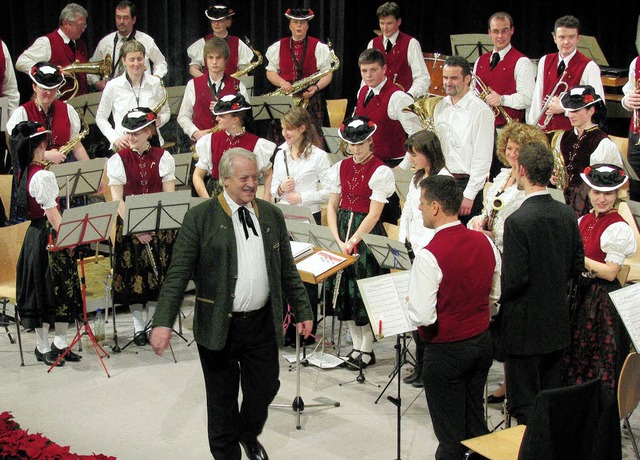 Freude  bei den Musikern ber den kaum enden wollenden Beifall des Publikums    | Foto: Monika Rombach