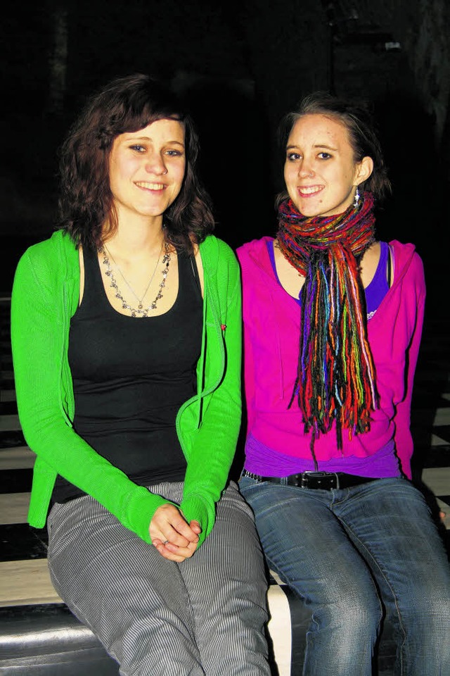 Frederike Phler (links) und Blanda Wielandt organisieren Konzerte.   | Foto: Freudenthal