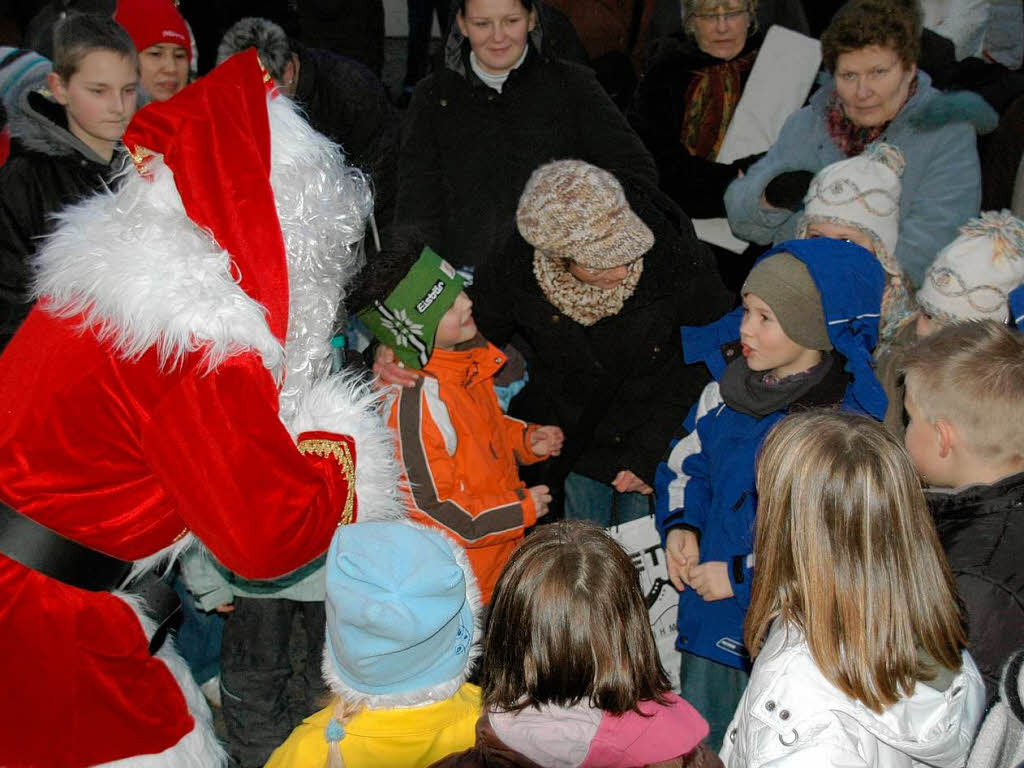 Bunt und stimmungsvoll war die Altstadtweihnacht mit ihren Htten und Programmangeboten.