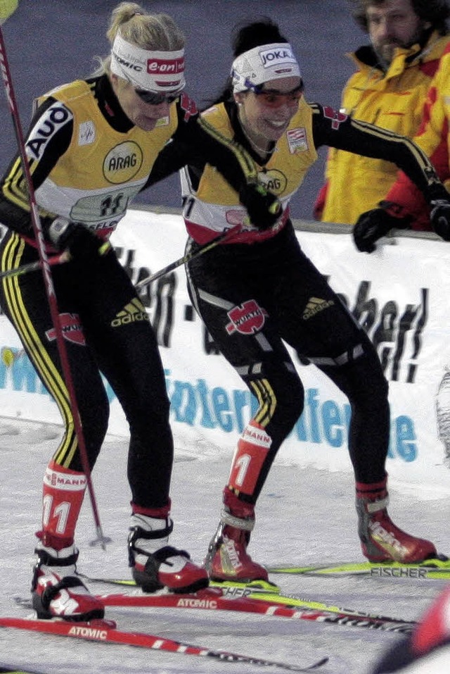 Stefanie Bhler (rechts) und Claudia Nystad werden beim Team-Sprint Dritte.    | Foto: ddp