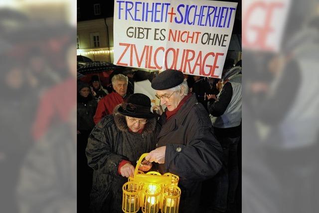 Kerzenlicht gegen Neonazi-Gewalt