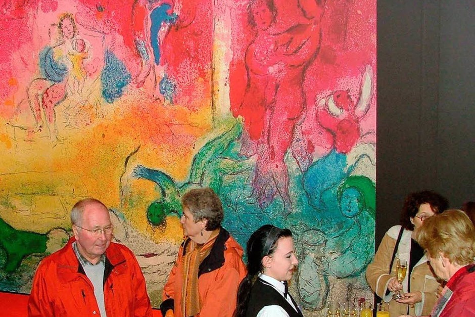 BZ-Leserinnen und -Leser in der Ausstellung "Das Erlebnis Marc Chagall und seine Liebe zu Griechenland" (Foto: Katja Mnich) BZ-Leserinnen und -Leser in der Ausstellung "Das Erlebnis Marc Chagall und seine Liebe zu Griechenland" (Foto: Katja Mnich)