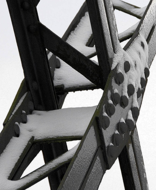 Genietet wie der Eiffelturm: Der Steg ...k ist auch Thema der Neujahrsbltter.   | Foto: Staub