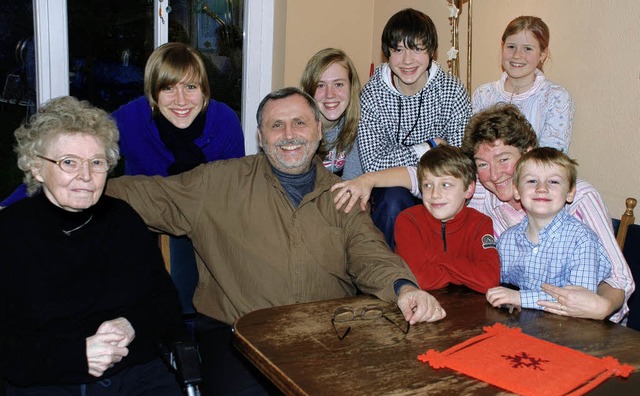 Die Grofamilie Henler  ist bereits i...er Irmtraud Valerie und Jaden-Frieder.  | Foto: gertrude siefke