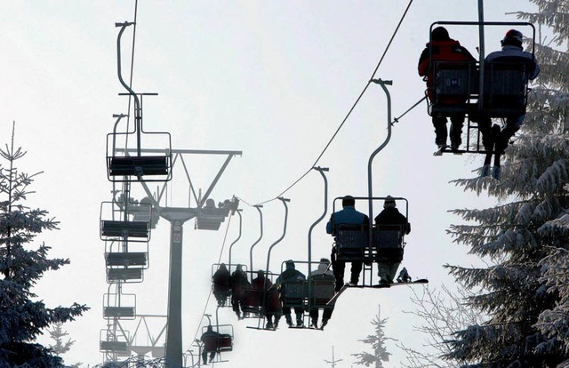 Die Benutzung von Skiliften scheint f...anz ungefhrlich zu sein. (Archivfoto)  | Foto: ddp