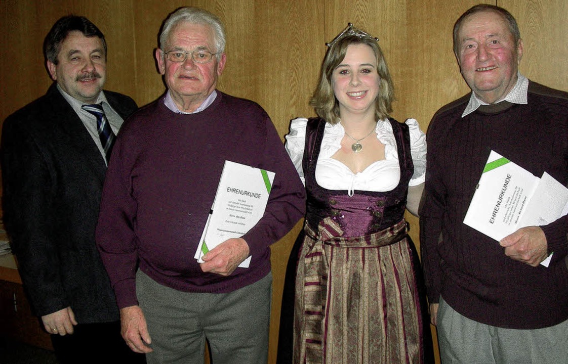 Der WG-Vorsitzende Werner Baldinger (g...d den Ehrenvorsitzenden Richard Hunn.   | Foto: Mario schneberg