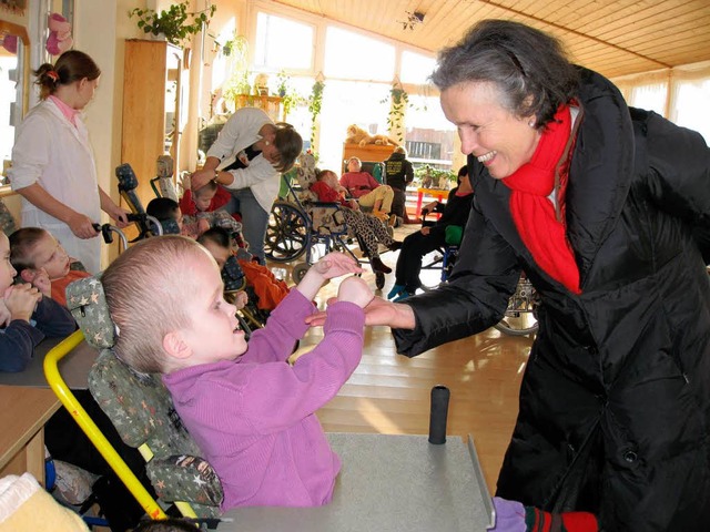 Weihnachtsbrcken-Chefin Marlis Weitzm...r eines Waisenhauses in Kaliningrad.    | Foto: pr