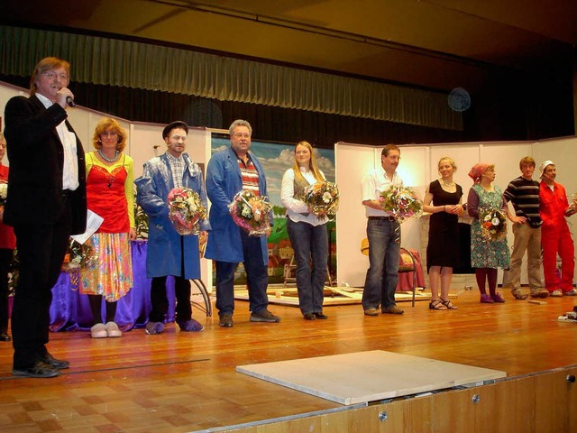 Siegfried Schwenninger (links) stellt ... tollen Leistungen berzeugen konnten.  | Foto: Erhard Morath