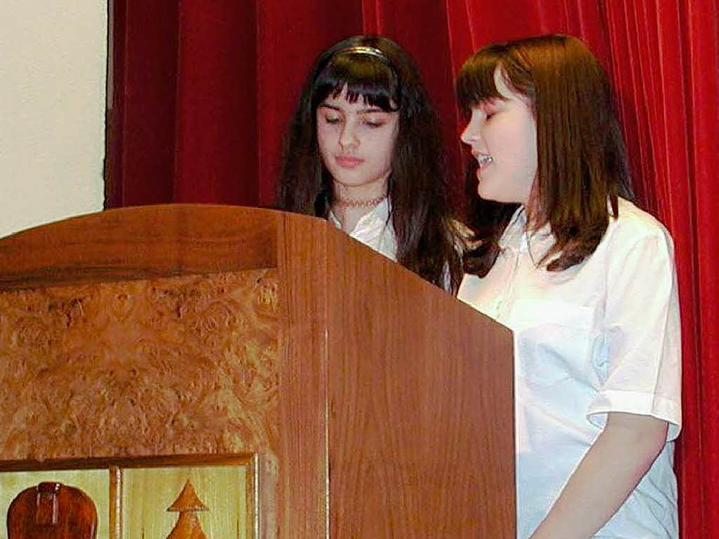 Mit Theater und Musik bot der Musikverein Alpenblick eine gelungene Programmkombination. Mit Theater und Musik bot der Musikverein Alpenblick eine gelungene Programmkombination.