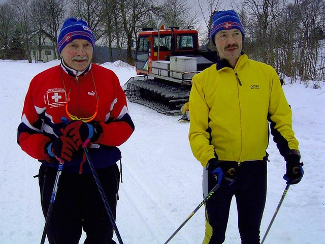 Skiass Kurt Kaiser (links) mit seinem ...lauftraining auf der Huserner Loipe.   | Foto: Siegfried Krex