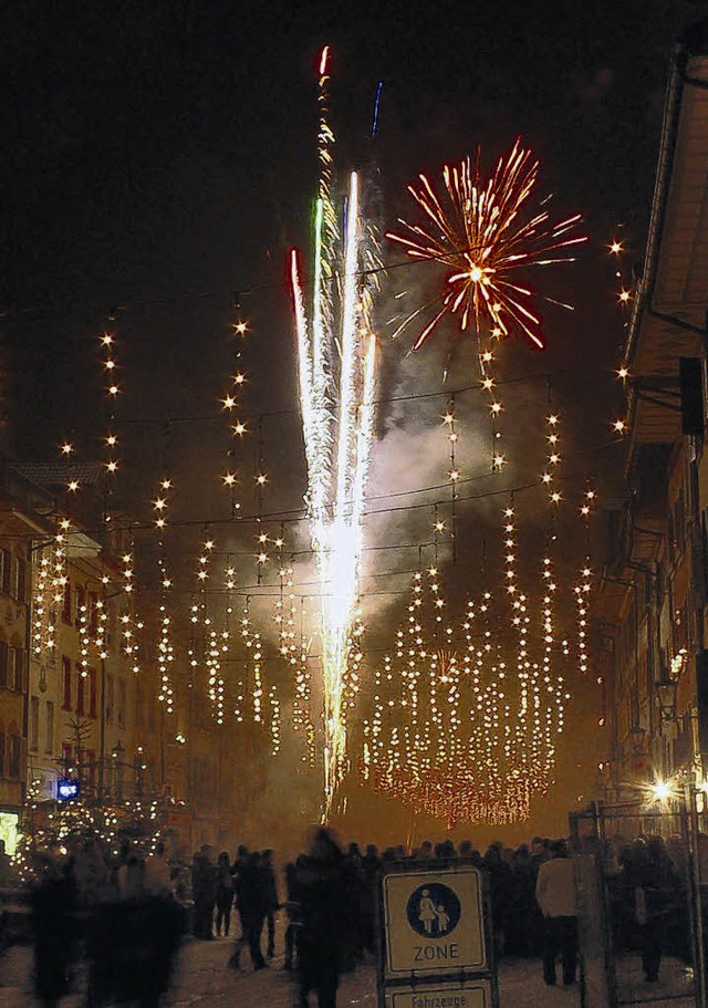 Silvesterfeuerwerk auf  der Waldshuter Kaiserstrae    | Foto: Herbst