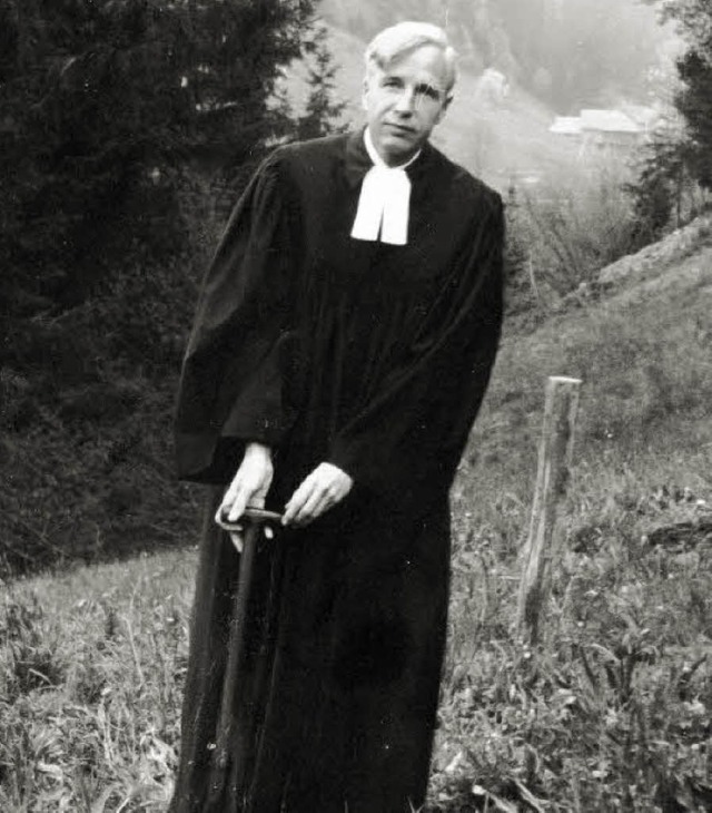 <Bildtext>Pfarrer Wiegering beim Spate...irten&#8220; im Jahre 1956.</Bildtext>  | Foto: Hermann Oehler
