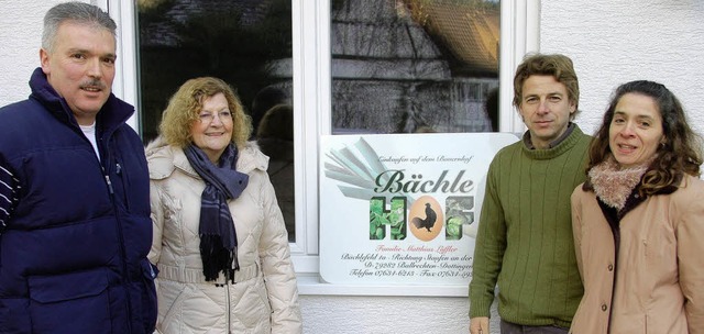 Ortsvorsteherin Ulrike Kieling und St... und Matthias Lffler vom Bchle-Hof.   | Foto: sigrid umiger