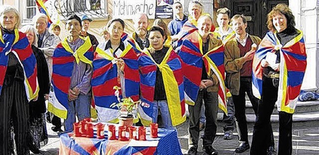 Im Frhjahr hielten Neyrang Tsering Ta...n sie nach Indien abgeschoben werden.   | Foto: Archivbild: Herbst