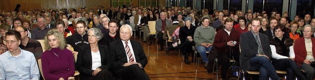 Kaum mehr freie Pltze gab es gestern ...zten mit Brgermeister Hansjrg Rupp .  | Foto: SENF