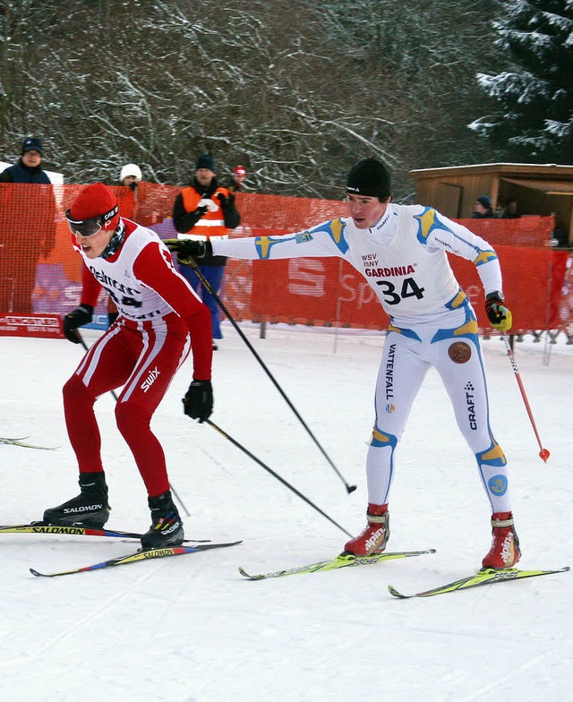 Jonas Lffler bergibt im Teamsprint b... Duo aus dem Hochschwarzwald Vierter.   | Foto: Goller