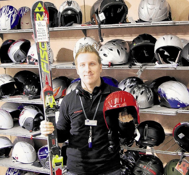 Zum Ski gehrt immer fter auch der He...aldshut fr den Einkauf zustndig.      | Foto: Huber