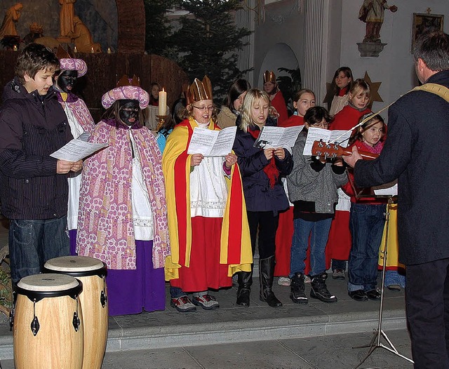 Sthlinger Kinder singen und trommeln fr  Kinder in Kolumbien.   | Foto: jbs