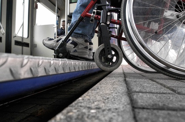 In eine Straenbahn zu gelangen, ist  ...&#8220; eingestuft ist, nicht einfach.  | Foto: ingo schneider