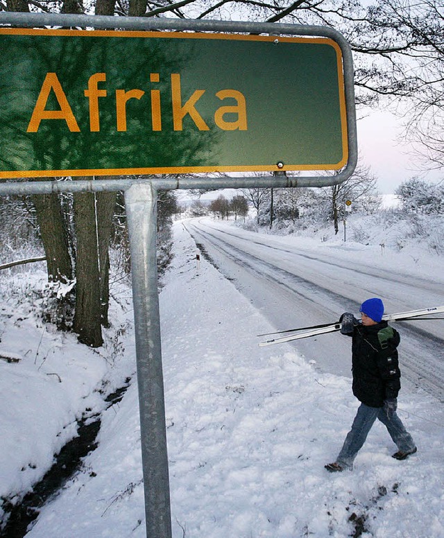 Schnee in Afrika? Den gibt es im Momen... dem Fichtelberg in Sachsen (rechts).   | Foto: ddp