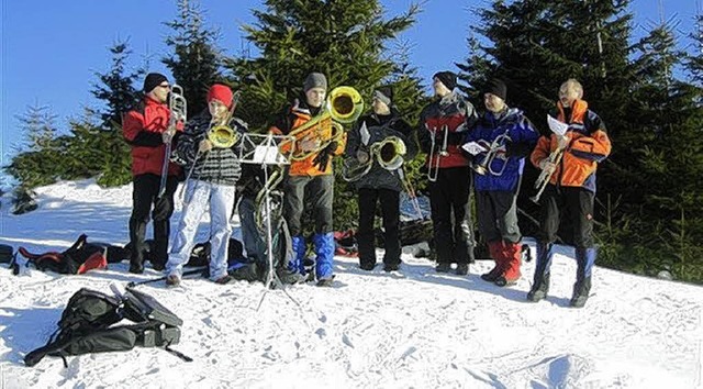 Begeisterte Wanderer des Musikvereins ...en, die im Tal gehrt werden knnen.    | Foto: Privat