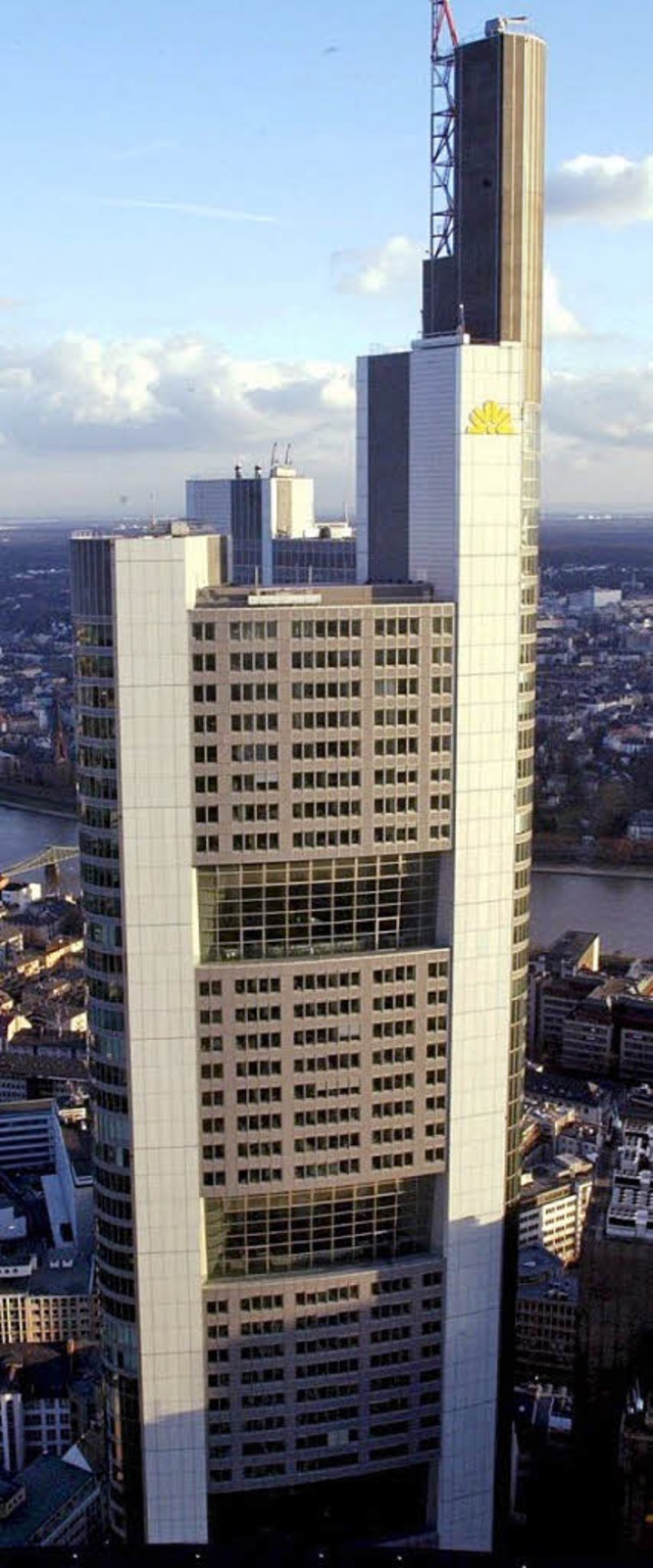 Die Commerzbank-Zentrale in Frankfurt  | Foto: DPA