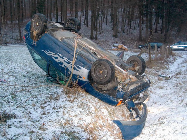 Wagen  demoliert, doch die Fahrerin erlitt nur leichte Verletzungen  | Foto: BZ