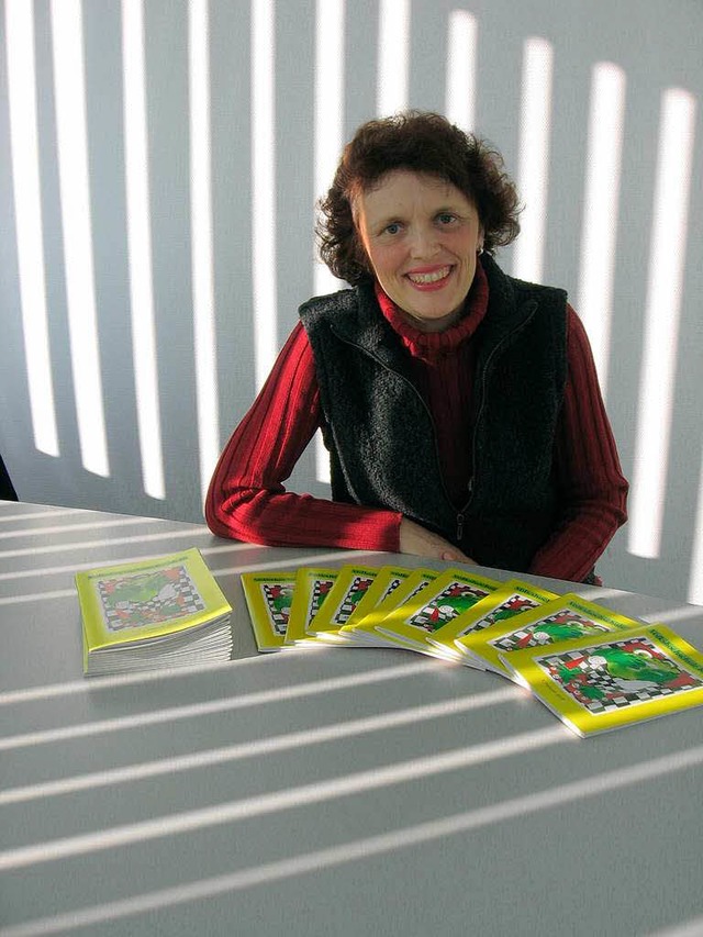 Monika Albrecht, Leiterin der VHS  Kan...em Programm frs erste Halbjahr 2009.   | Foto: M. Maier