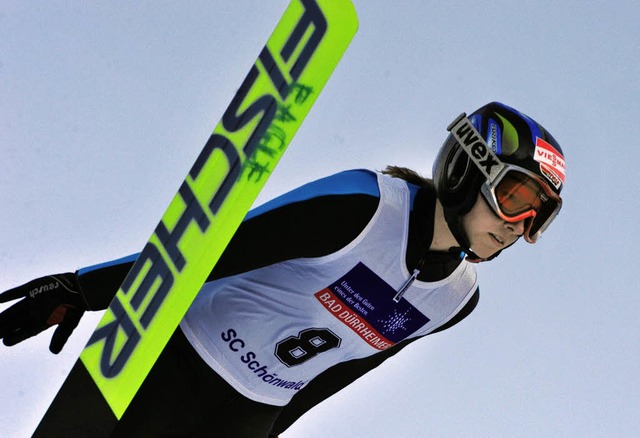 Auch Frauen knnen mit Skiern springen...aub vom  SC Langenordnach beweist es.   | Foto: Patrick SEEGER