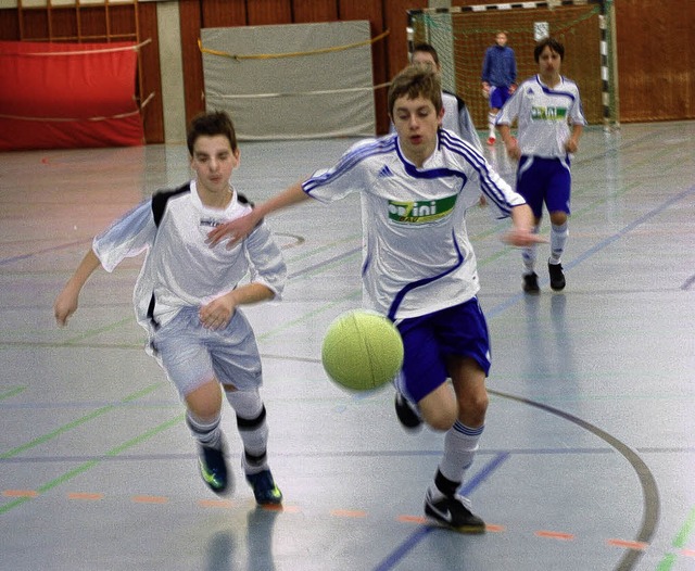 <Bildtext>16 C-Juniorenmannschaften k...ks) gegen den FC Bhringen.</Bildtext>  | Foto: Felix Held