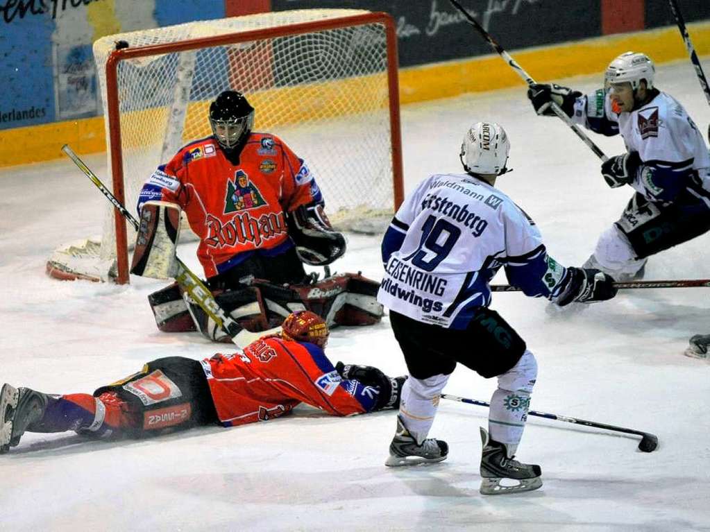 Alarm vor Freiburgs Keeper Christoph Mathis.