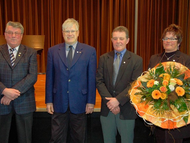 Hermann Peter, Rainer Stellmacher, Eri...euen sich ber die Ehrung der Gemeinde  | Foto: Sylvia-Karina Jahn