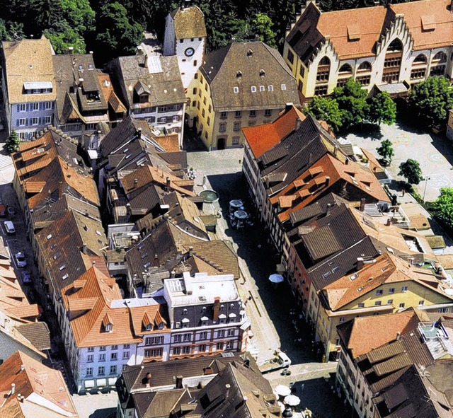 Dicht an dicht bebaut und damit besond...einem Brand: die Waldshuter Altstadt.   | Foto: Wiesmann