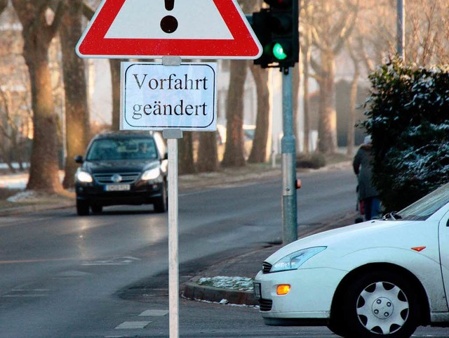 Ab sofort gilt entlang der Kenzinger S...rtsregel &quot;rechts vor links&quot;.  | Foto: Martin Wendel