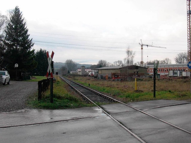 Im  &#8222;Dreispitz&#8220; zwischen d...rechts) soll das RB   gebaut werden.   | Foto: Markus Maier