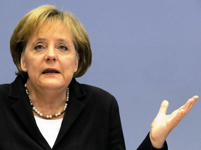 Ratlos? Angela Merkel erlutert bei de...ungskoalition zum Konjunkturprogramm.   | Foto: dpa