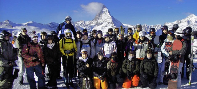 70 Jugendliche aus vier Bad Sckinger ...n genossen die Skifreizeit in Zermatt.  | Foto: BZ