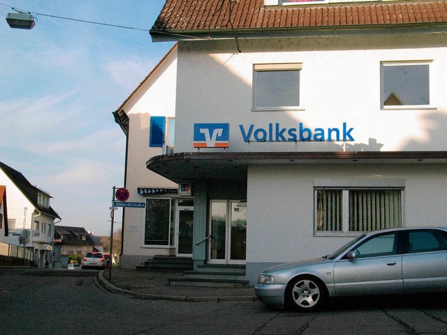 Die Volksbank Bad Bellingen war Ziel eines Raubberfalls.   | Foto: Schtz