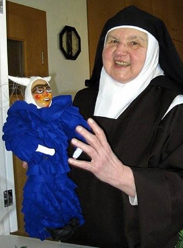 Schwester  Teresa von Jesus mit Schergssler   | Foto: Vgele