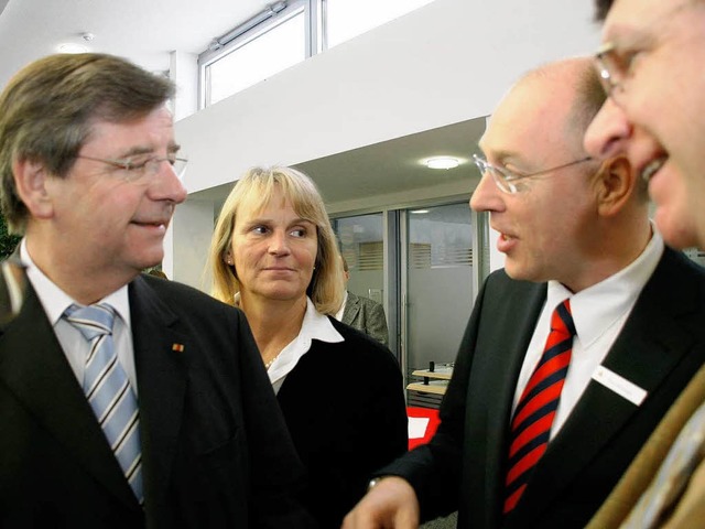 Beim Neujahrsempfang im Gesprch (von ...DU-Kreisvorsitzende   Georg Villinger.  | Foto: Wilfried Dieckmann