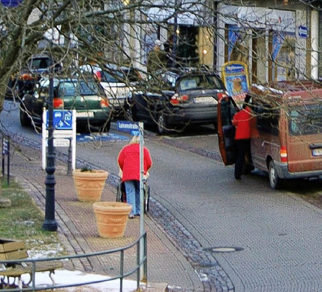 Pflanzkbel aus Keramik und Kunststoff...nstrae in  Badenweiler verschwinden.   | Foto: Sigrid Umiger