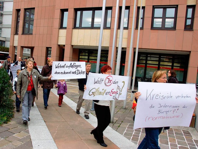 Plakativer Protest: Erst haben die Wie... kund getan, jetzt per Unterschrift.    | Foto: Andr Hnig